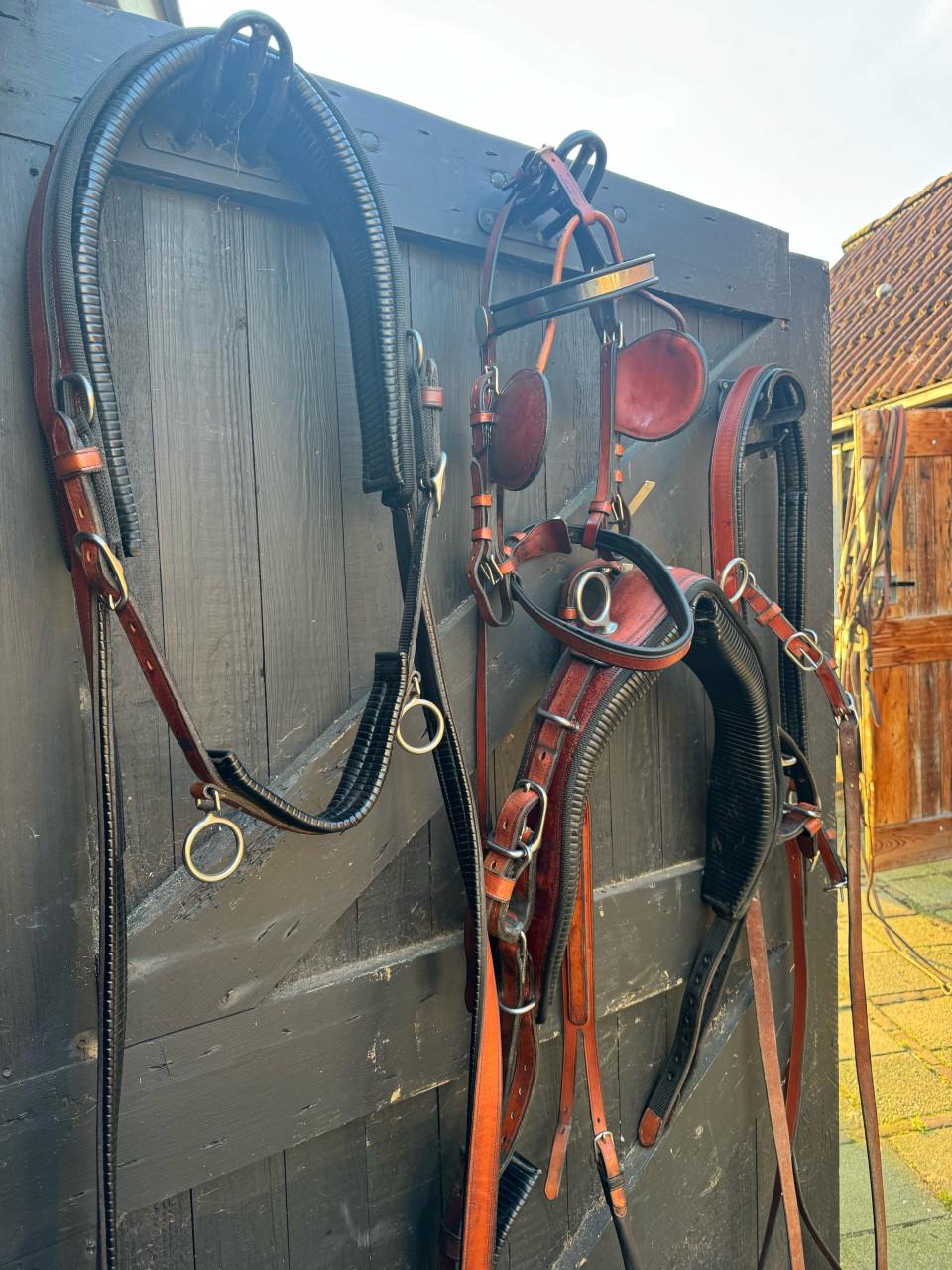 Paul Claessen tuig bruin