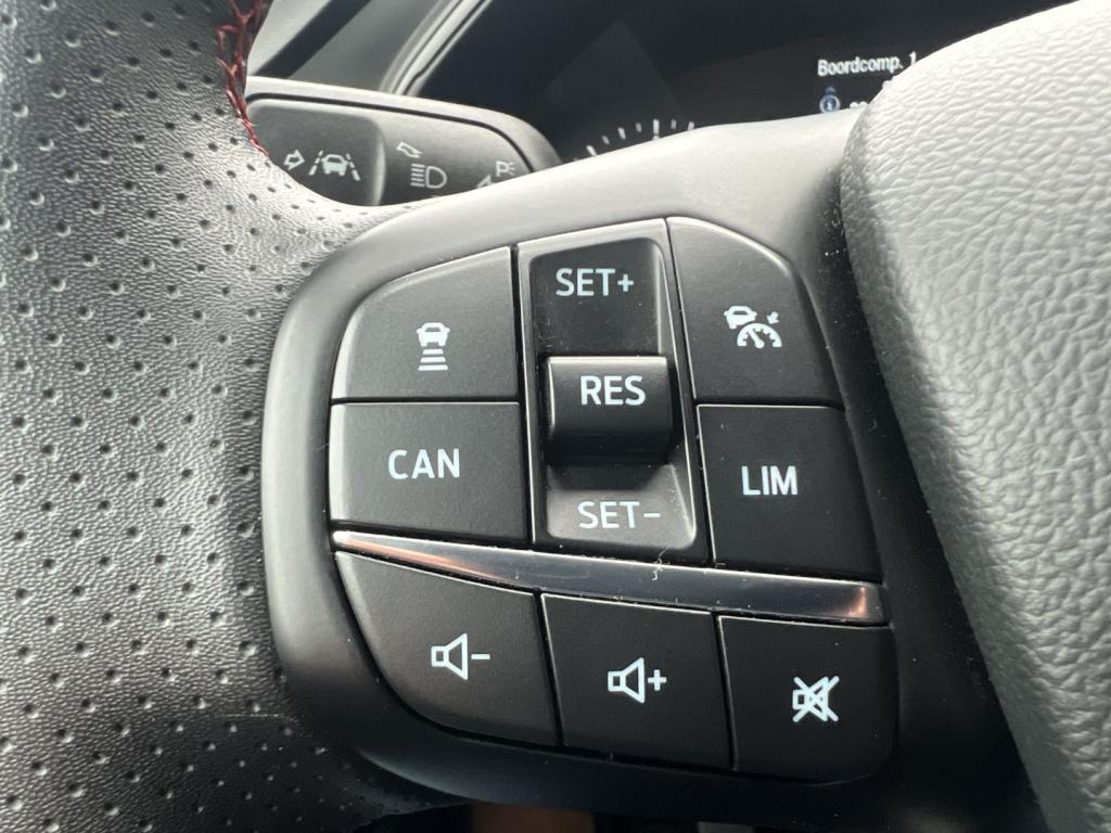 Ford Focus 1.0 ecoboost hybrid 125pk st-line , adaptive cc ,voorruitverwarm