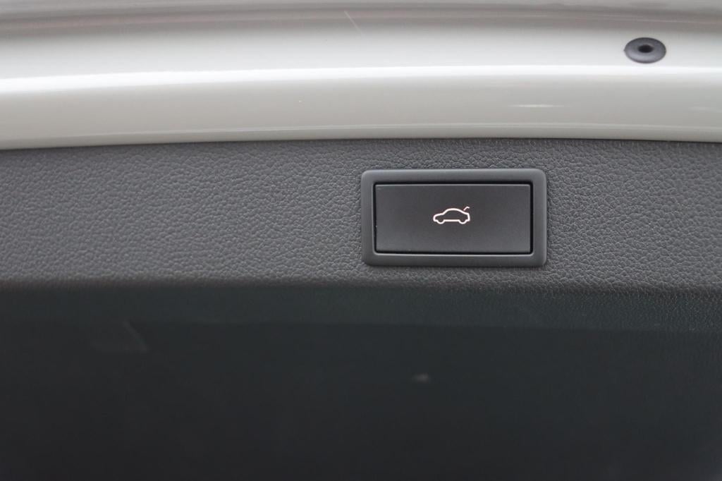 Skoda Superb combi 1.4 tsi iv sportline 218pk dsg6