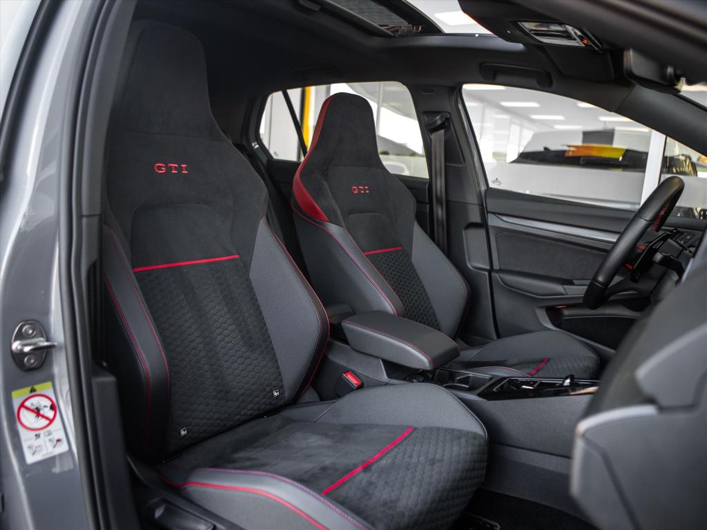 Volkswagen Golf 2.0 tsi 300pk 7-dsg gti clubsport automaat | panoramadak | 