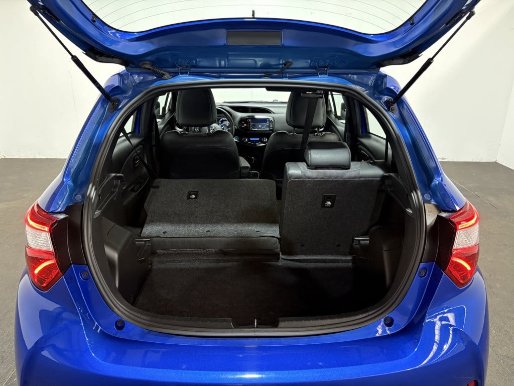 Toyota Yaris 1.5 hybrid executive