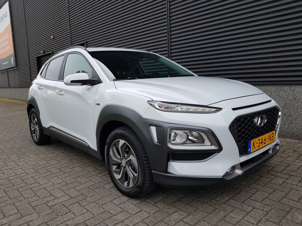 Hyundai Kona hybrid fashion