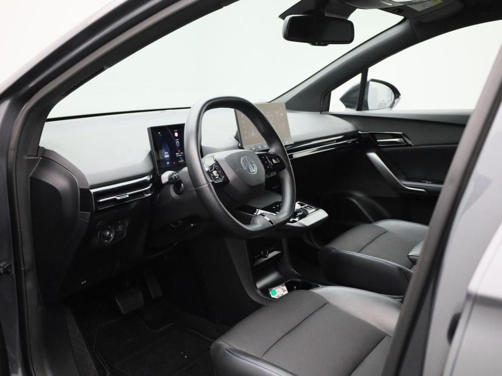 MG Mg4 64 kwh luxury | automaat | navigatie | climate control | apple carpl