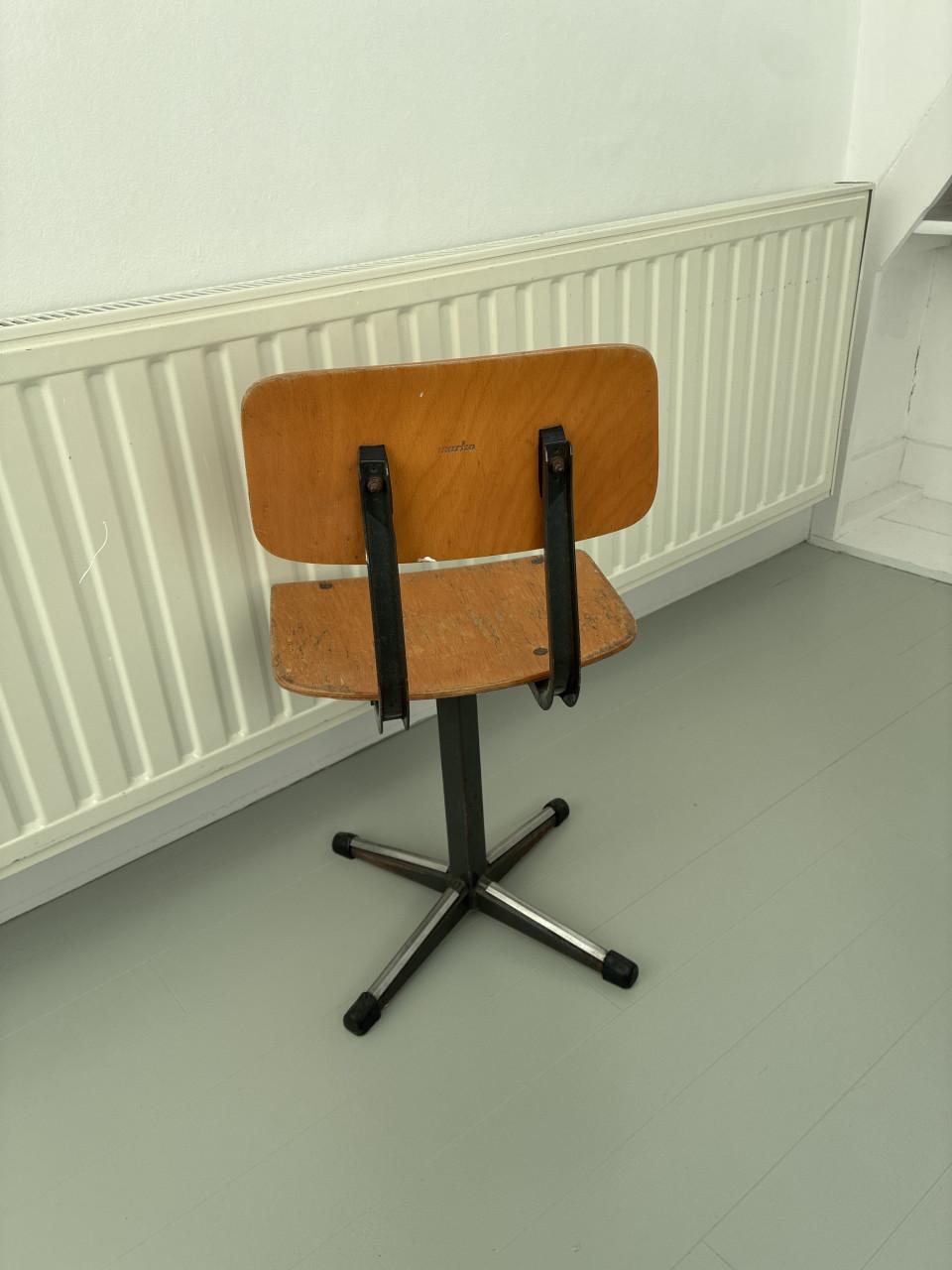 Vintage school stoeltje