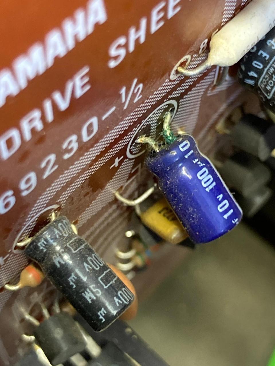 Yamaha M-4 2x 120 Watt vintage eindversterker defect