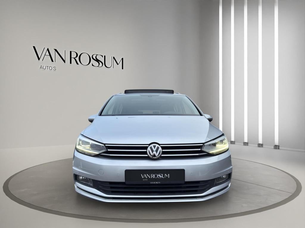 Volkswagen Touran 1.4 tsi highline 7p | panoramadak | camera | wegklaptrekh