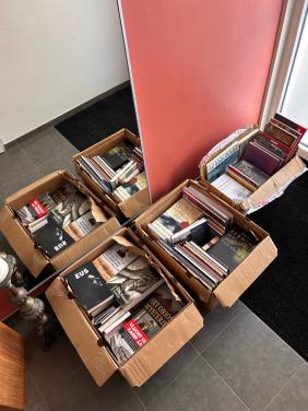 4 DOZEN MET BOEKEN