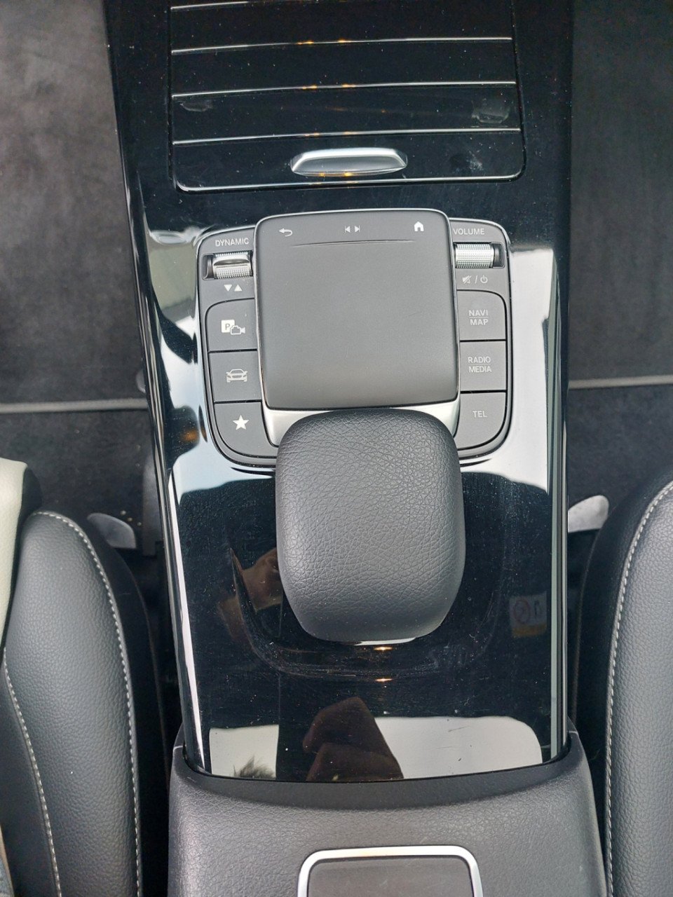 Mercedes-Benz Cla shooting brake 250 premium plus | zeer rijk uitgerust