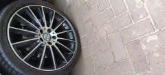 Origineel 19 inch AMG Breedset met banden.