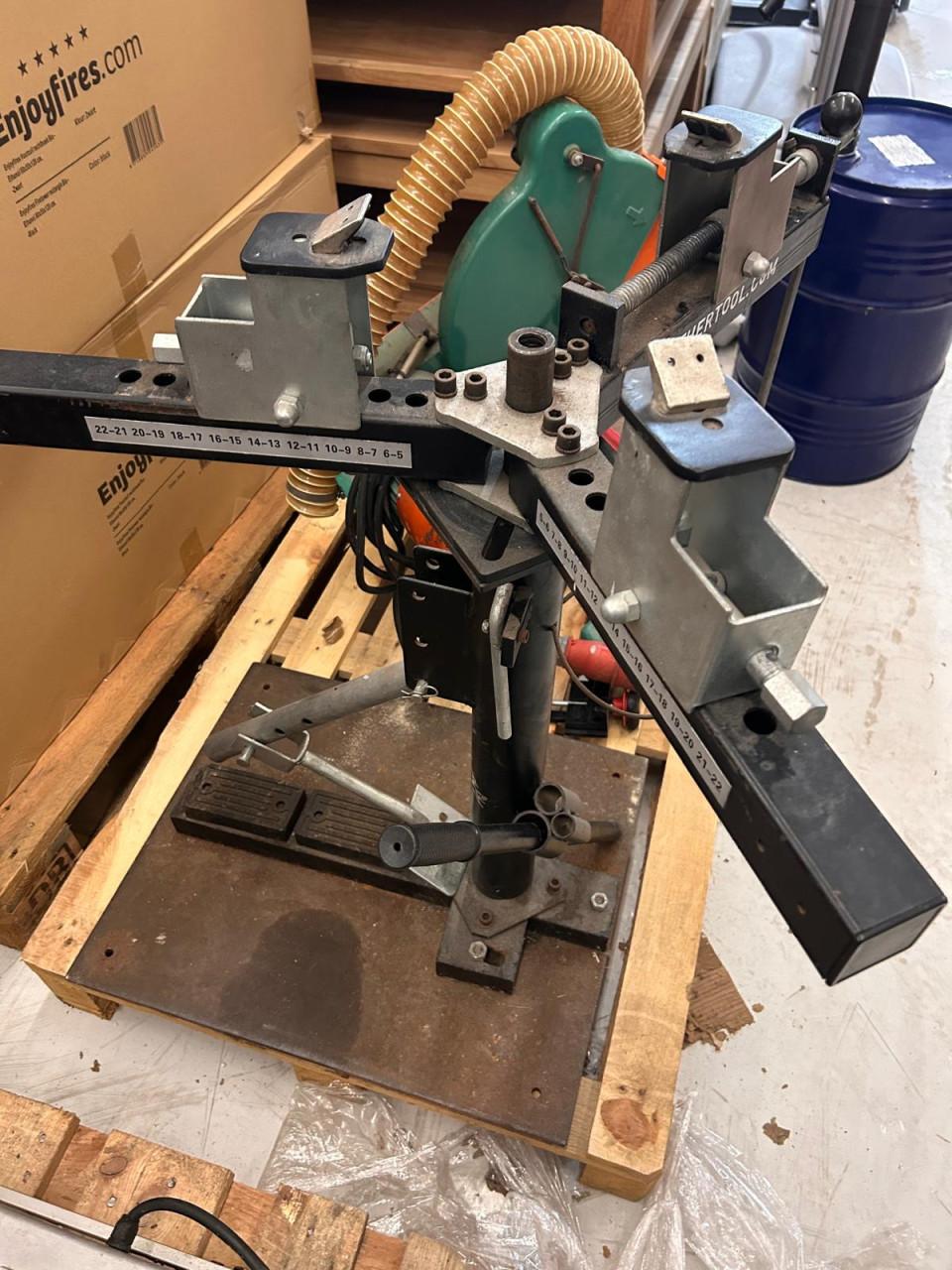 Banden demonteer machine voor fietsbanden en scooterbanden