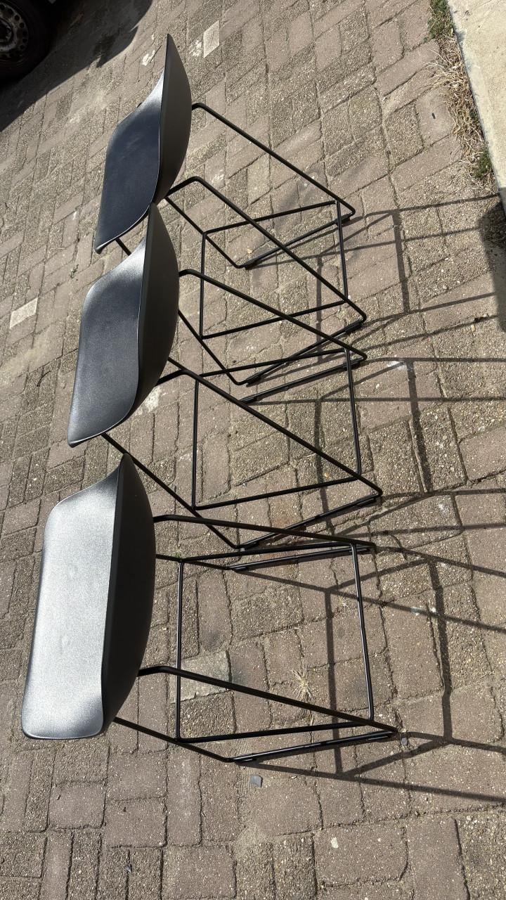 3 metalen barkrukken