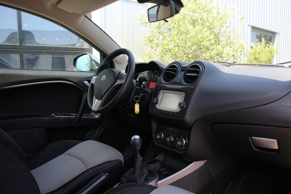 Alfa Romeo MiTo 1.4 turismo etna nero - airco - lichtmetaal - topstaat