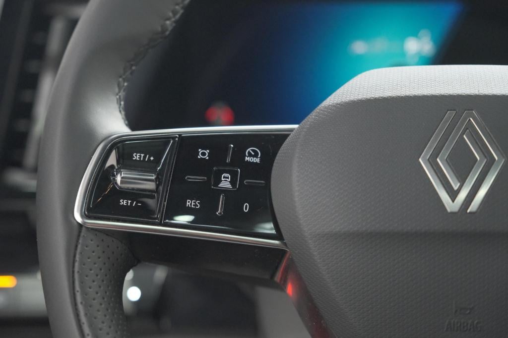 Renault Austral 1.2 e-tech full hybrid 200 techno | 360 camera | panoramada