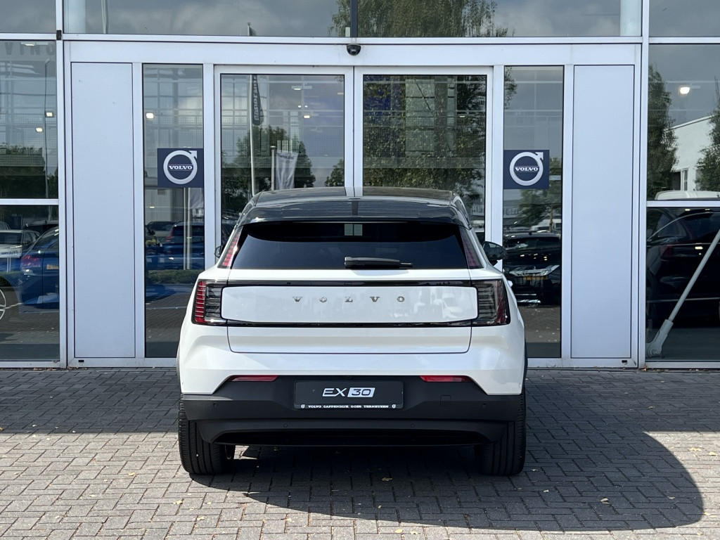 Volvo Ex30 extended range ultra 20" | nieuwprijs € 50.214,= |
