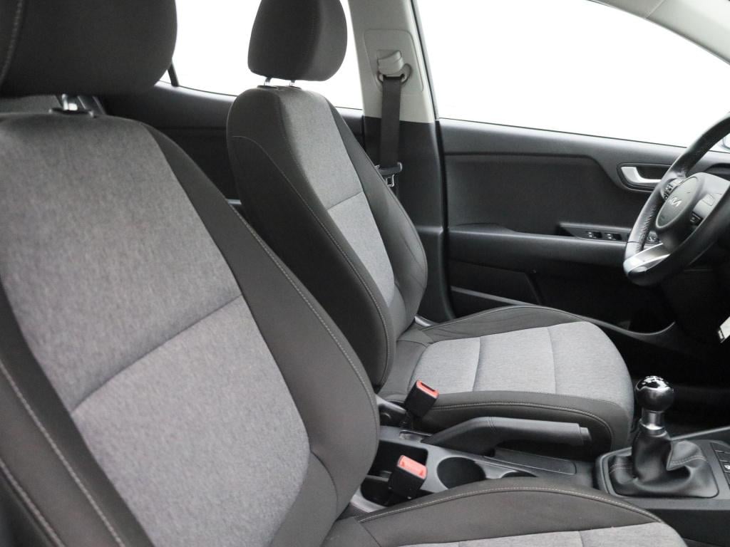 Kia Stonic 1.2 mpi design edition | apple carplay / android auto | parkeers