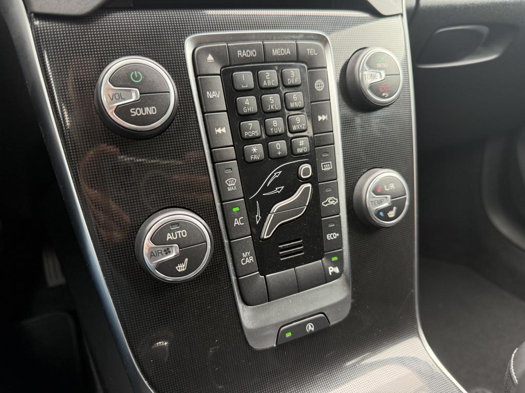 Volvo V40 t2 123pk aut6 polar+| navi| cruise| stoel.verw| led| pdc