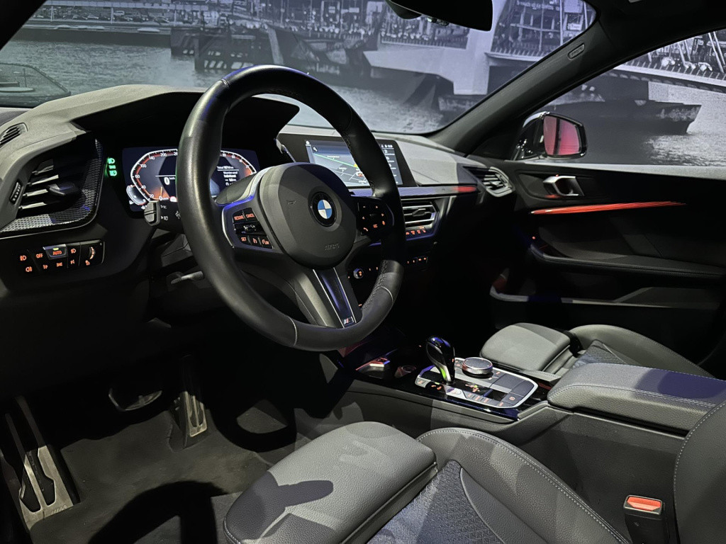 BMW 1 Serie 118i m-sport *carplay*camera*