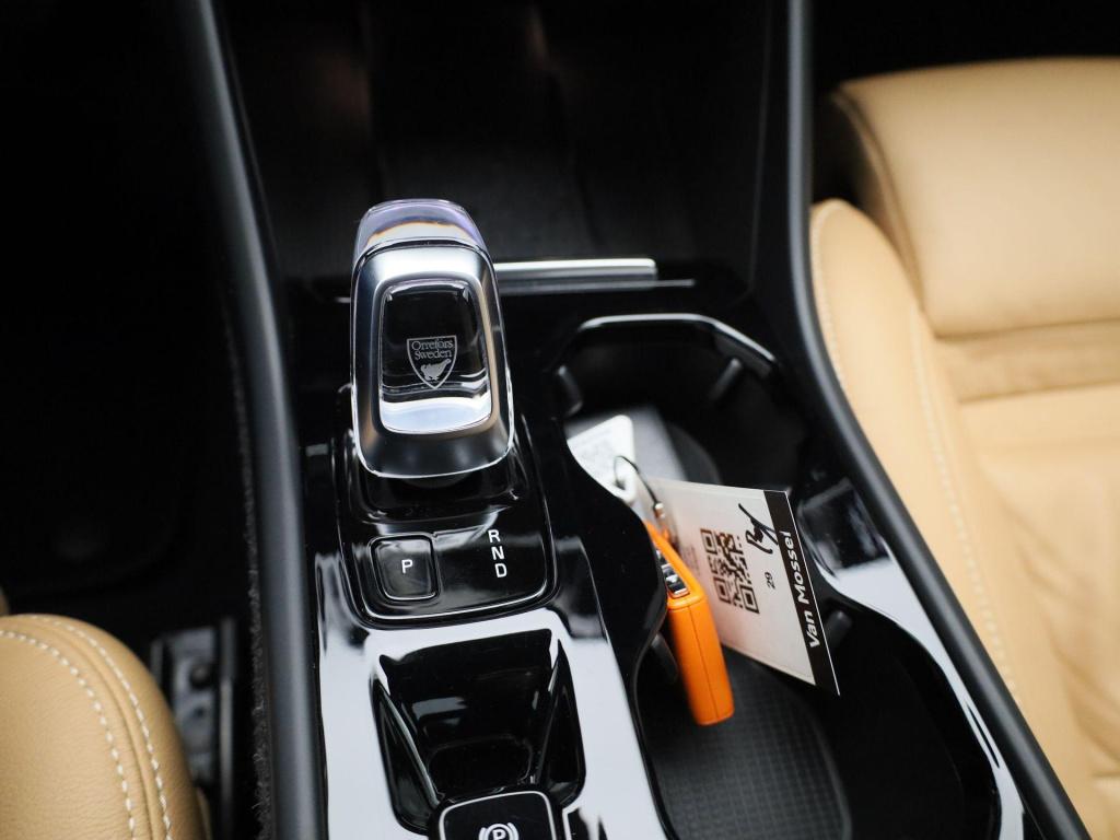Volvo XC40 1.5 t4 recharge inscription | automaat | panoramadak | apple car
