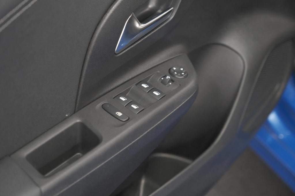 Opel Corsa turbo 100 gs | camera | dodehoekdetectie | apple carplay