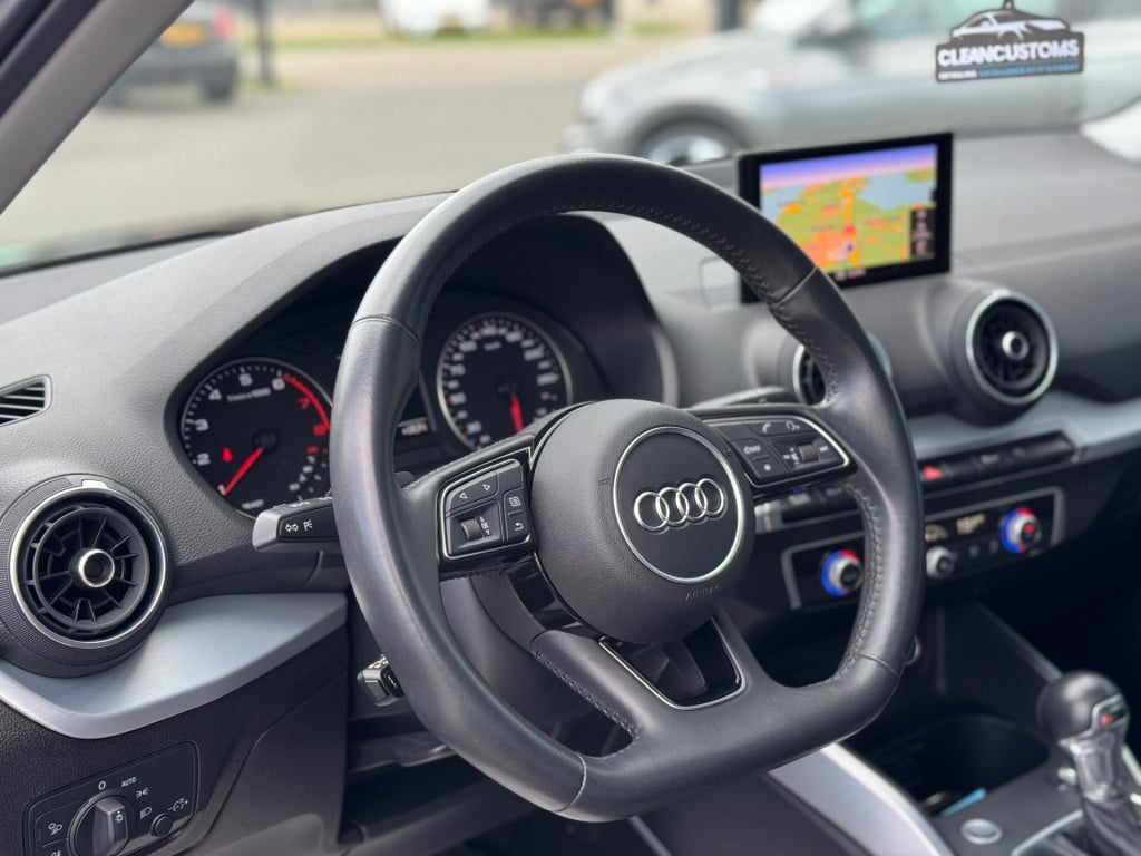 Audi Q2 35 tfsi s edition * panoramadak * camera * keyless