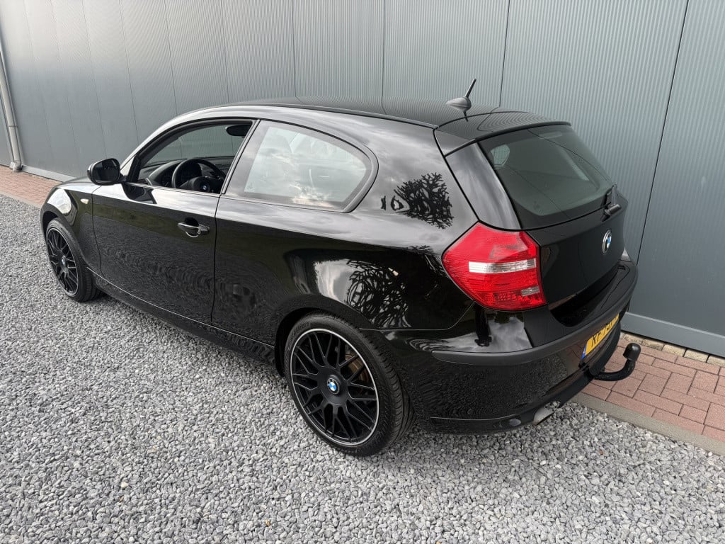 BMW 1 Serie 116i 2.0 122pk executive 3-drs