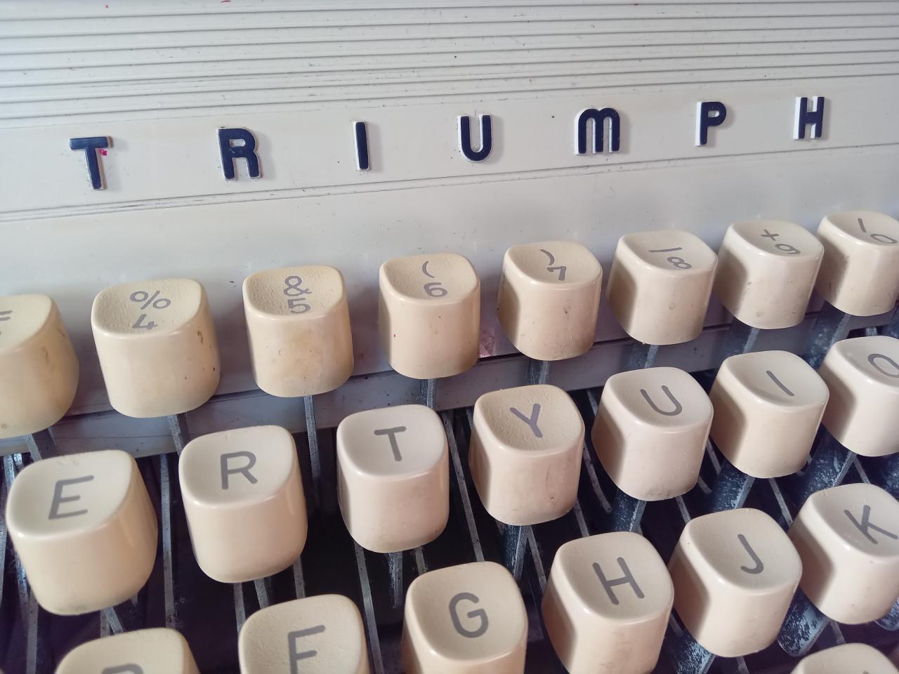 Typmachine