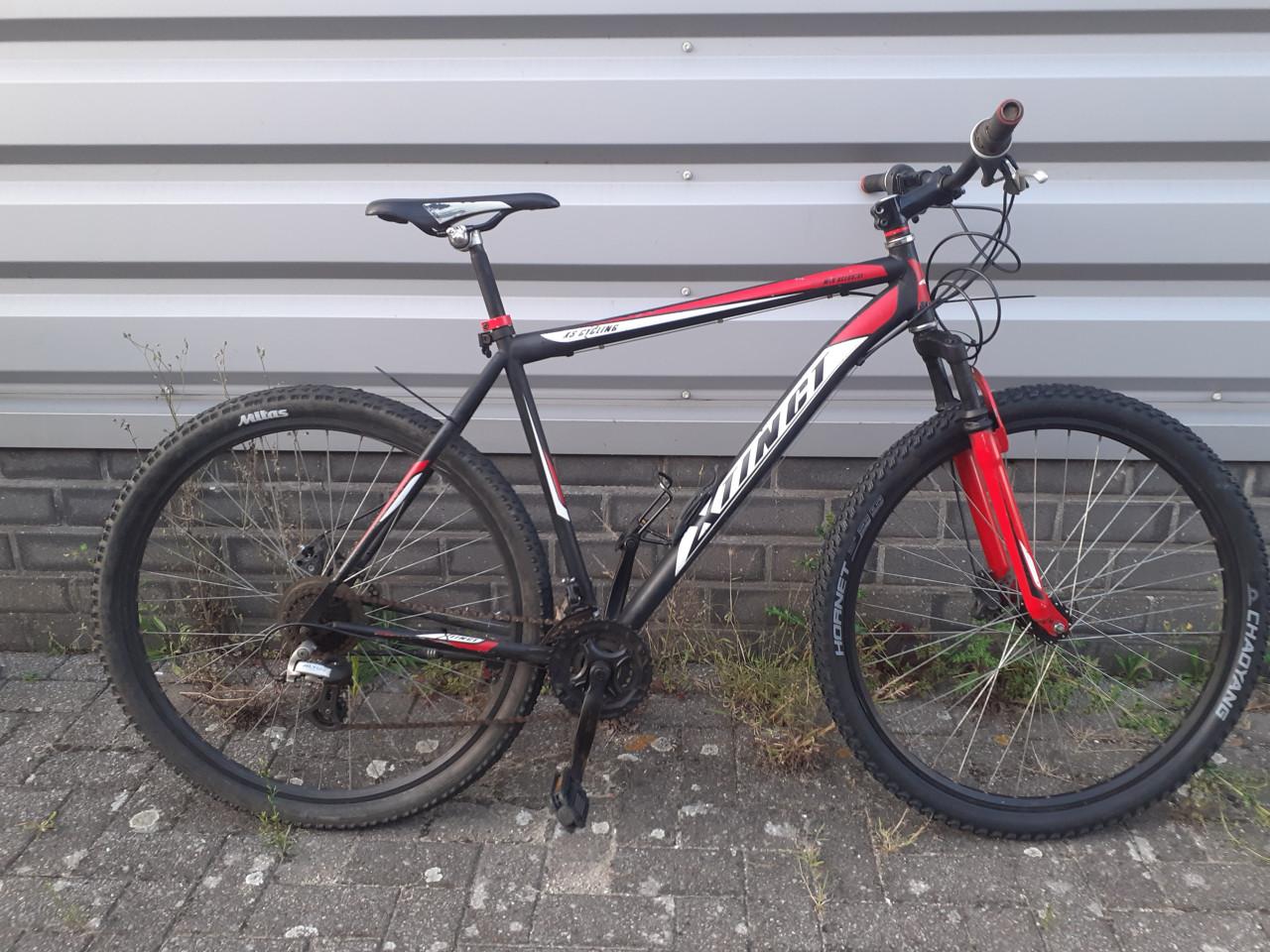 Mountainbike TREK-6500 zilver (project)
