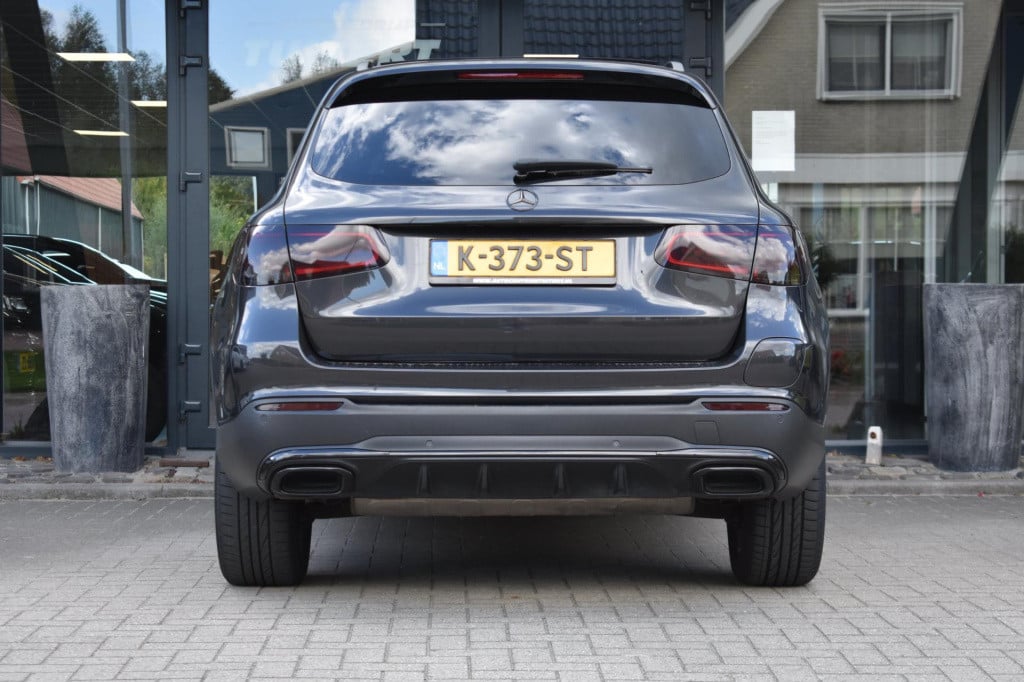 Mercedes-Benz Glc 300e 4matic amg | night | panoramadak | camera | nap | de