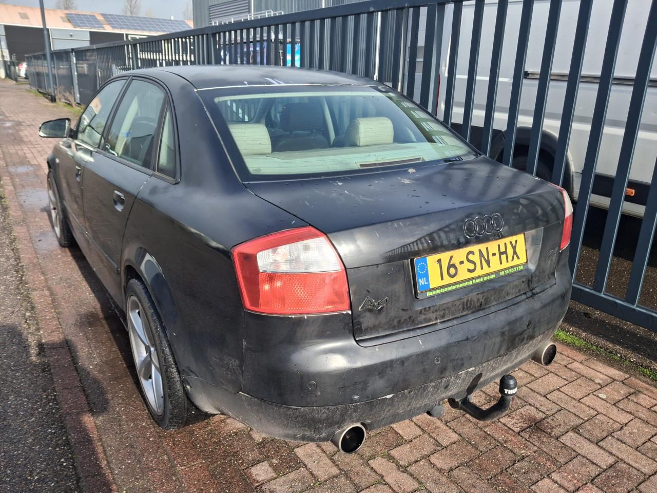Audi A4 in onderdelen!