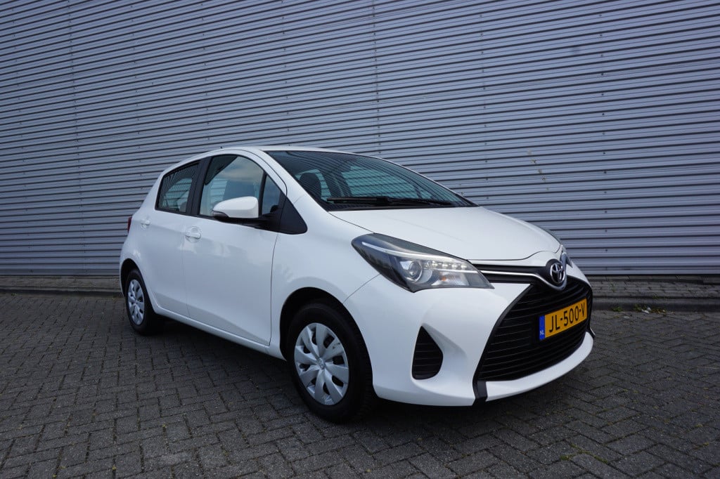 Toyota Yaris 1.3 vvt-i now airco / elektr. ramen / nap