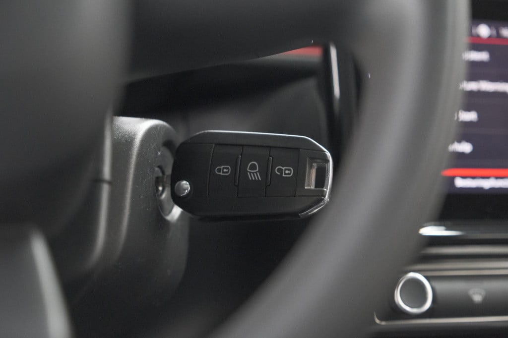Citroen C3 puretech 82 c-series | parkeersensoren | navigatie | climate con