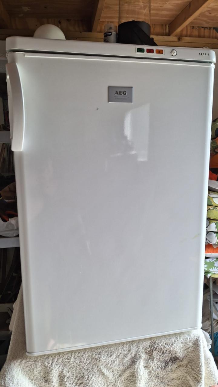 AEG Vriezer tafel model 3 lades