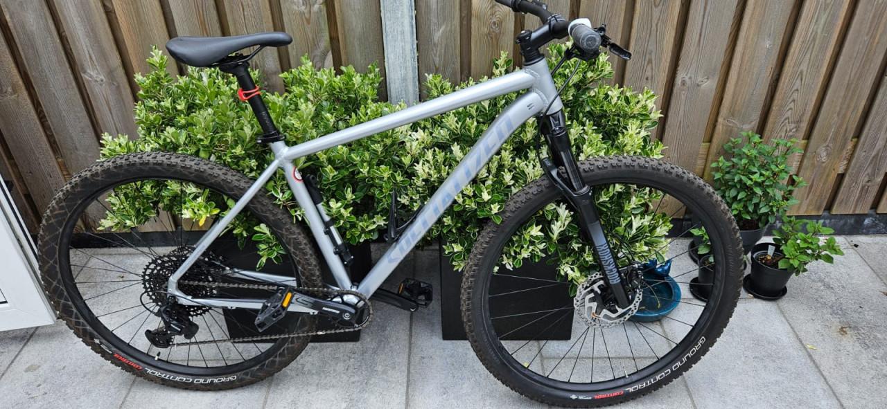 Mooi mountainbike in nieuwstaat - merk Specialized