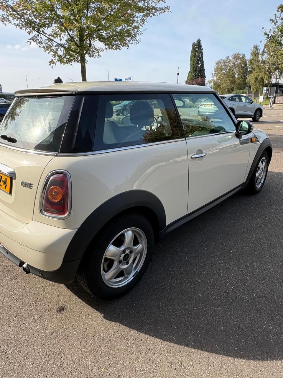 Prachtige Mini One*2010*Pano*Airco*157000km