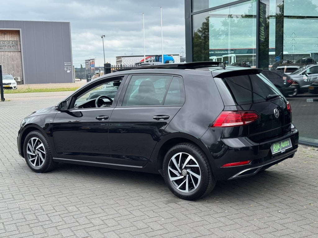 Volkswagen Golf 1.0 tsi highline * panoramadak * stoelverwarming * clima