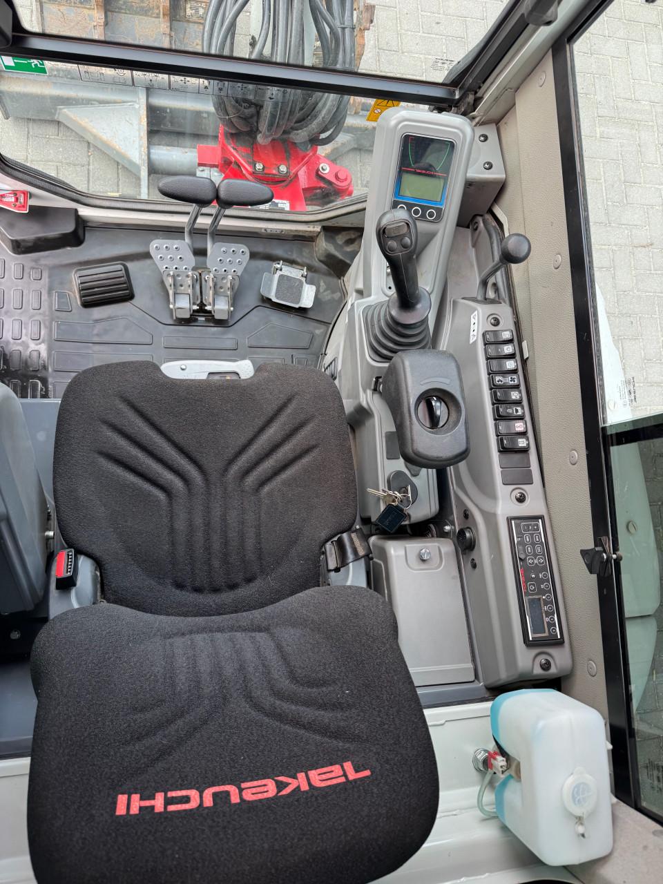 Takeuchi TB325R hele nette staat!!