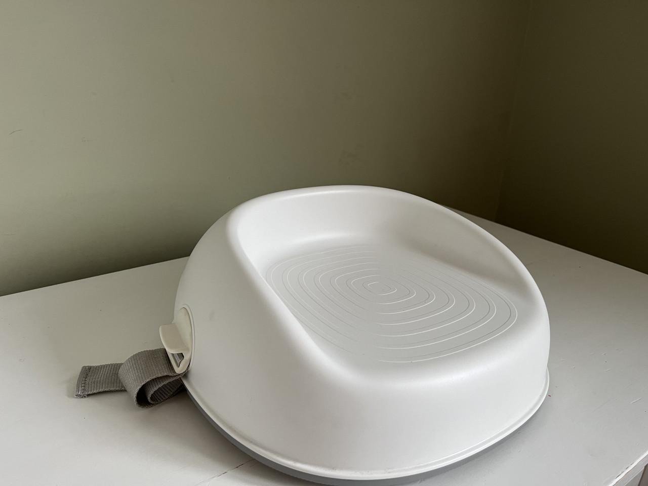 BabyBjörn stoelverhoger – zo goed als nieuw