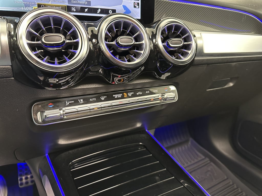 Mercedes-Benz Glb 200 amg line 7p. | 4x isofix | panoramadak | 35 amg look 