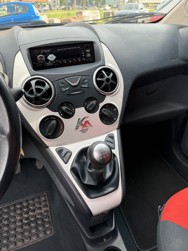Ford KA 1.2 - titanium - airco