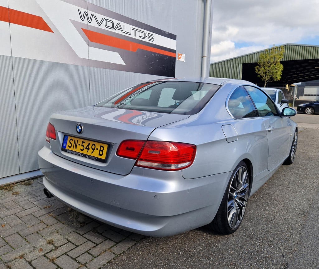 BMW 3-serie coupé 325i executive
