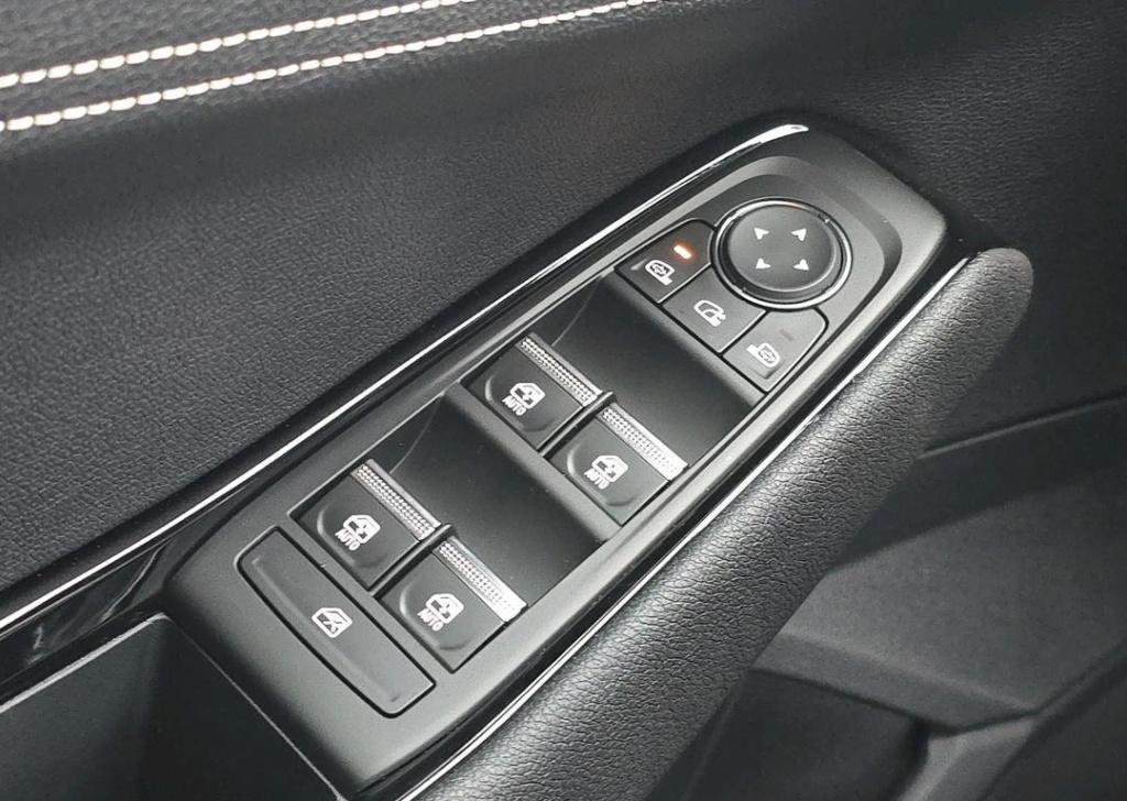 Renault Austral 1.2 e-tech full hybrid 200 techno - nieuw model / pack look