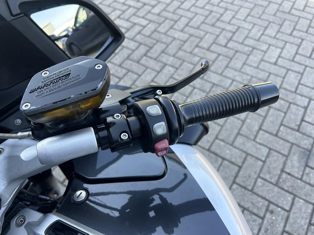 BMW R1200RT, 2010 met 88 dkm, topkoffer, cruisecontrol, zadelverw etc €5750