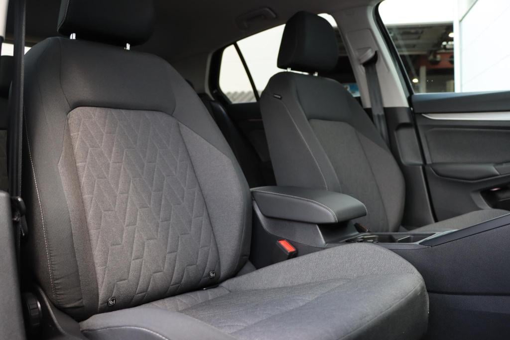 Volkswagen Golf 1.5 ehybrid life edition 204pk dsg6 | soh 100% |