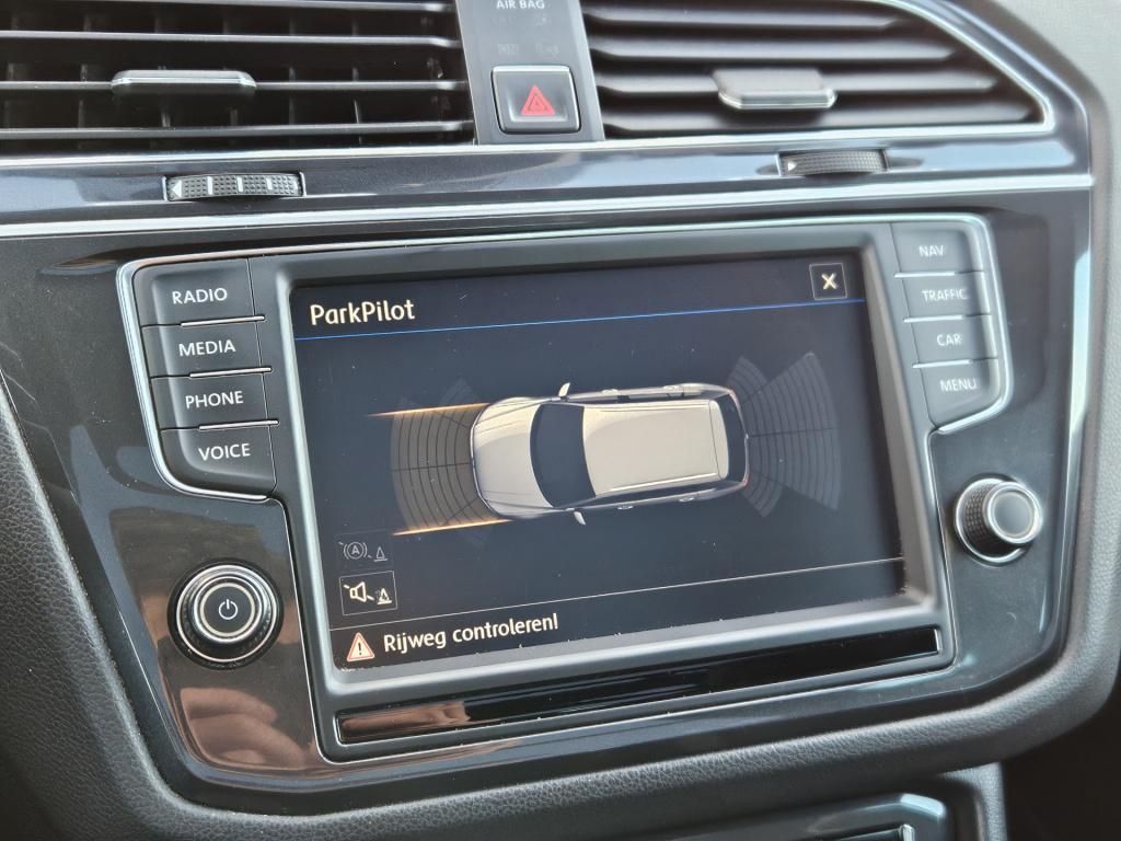 Volkswagen Tiguan 1.4 tsi act connected series | pano | acc