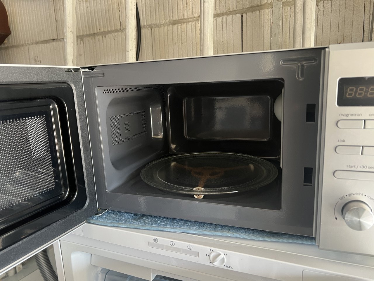 Inventum MN207S Vrijstaande solo-magnetron 20 liter 800 watt 8kookprogramma