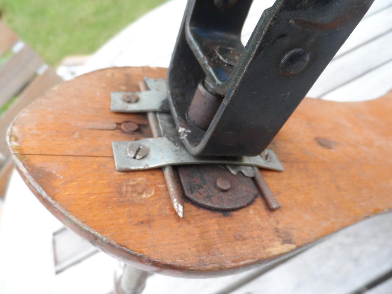 Antieke driewieler +/_ 75 jaar oud