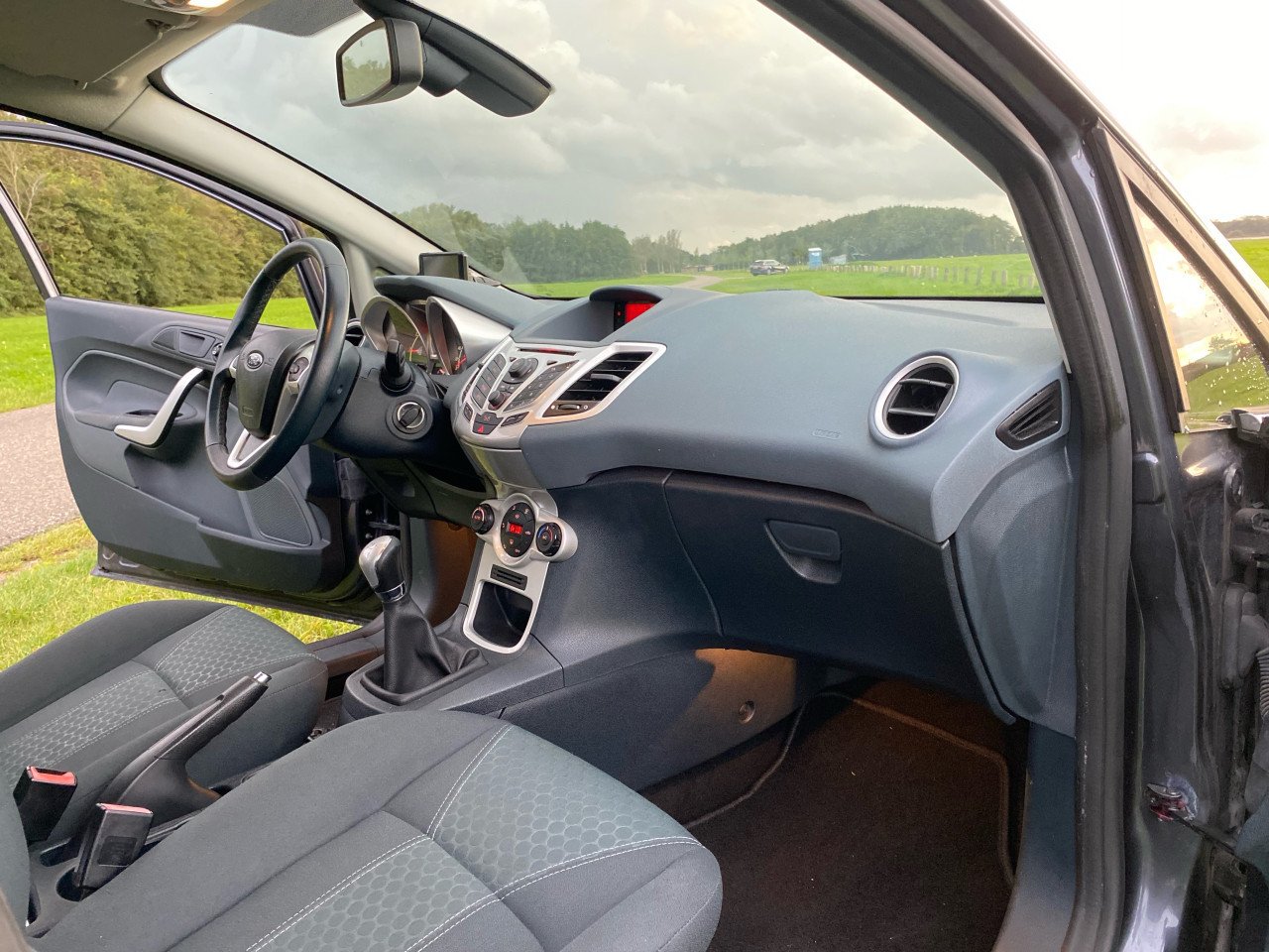 Erg nette Ford Fiësta Titanium 1.6 Ti-vct 5DR slechts 130.000km