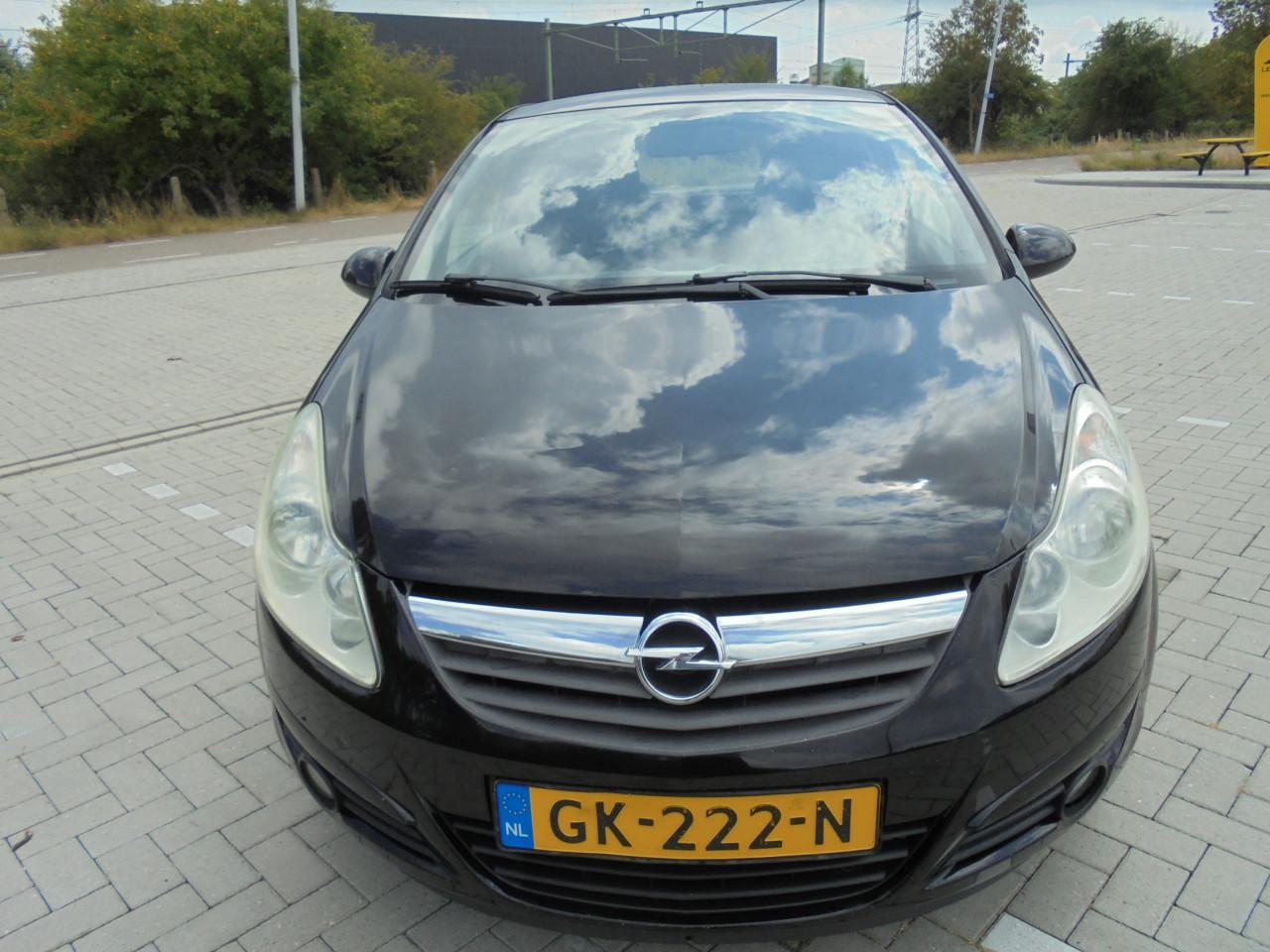 Corsa 1.2-16V in nette conditie,163.793 Km Apk.Juli 2027