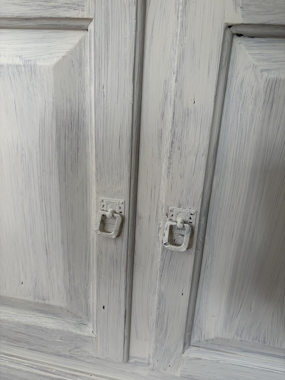 Dressoir met 3 deurtjes en 3 laadjes