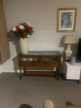 Oude Tafelvitrine of Sitetable
